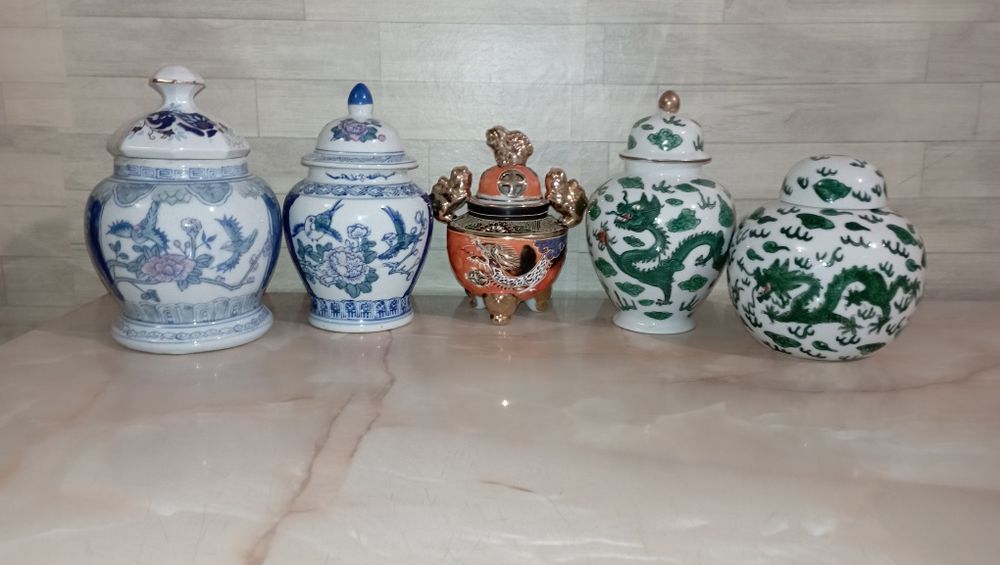 vas decorativ din portelan