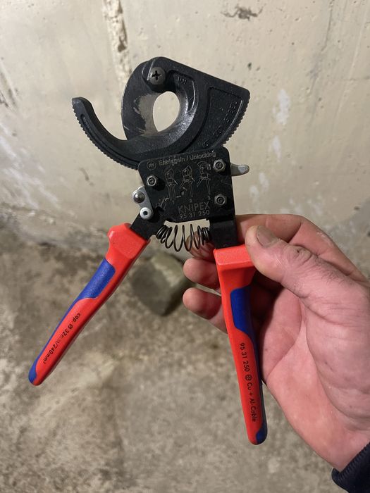 Foarfeca taiat cablu