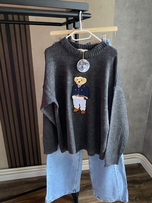 Пуловери/ видове бродирани мечета, поло яка