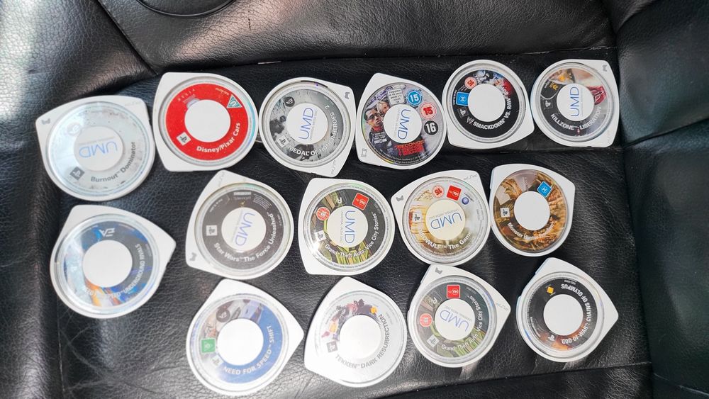 Геймърски аксесоар за Sony PSP калъфи мемори карти
