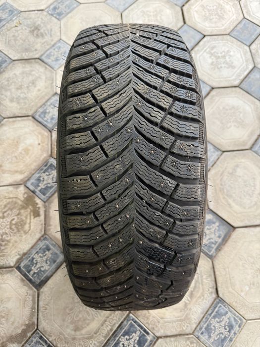 Зимние шины Michelin R18 235/55 с шипами