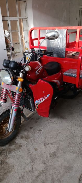 Holati yaxhi,1,500tonnalik,benzinlik,ko'p yurmagan .