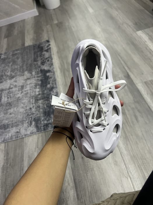 Adidasi adidas ………..