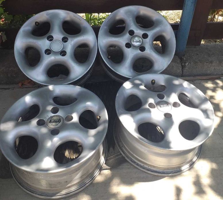 Vând jante aliaj în stare bună de funcționare.