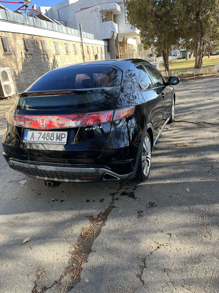 Продава се Хонда Сивик