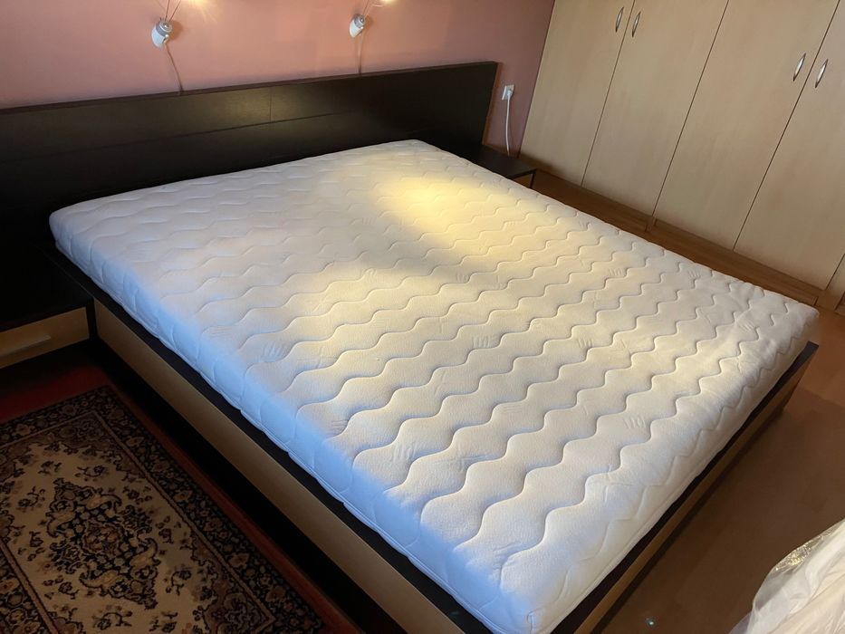 Спалня 180/200+нощни шкафчета+матрак