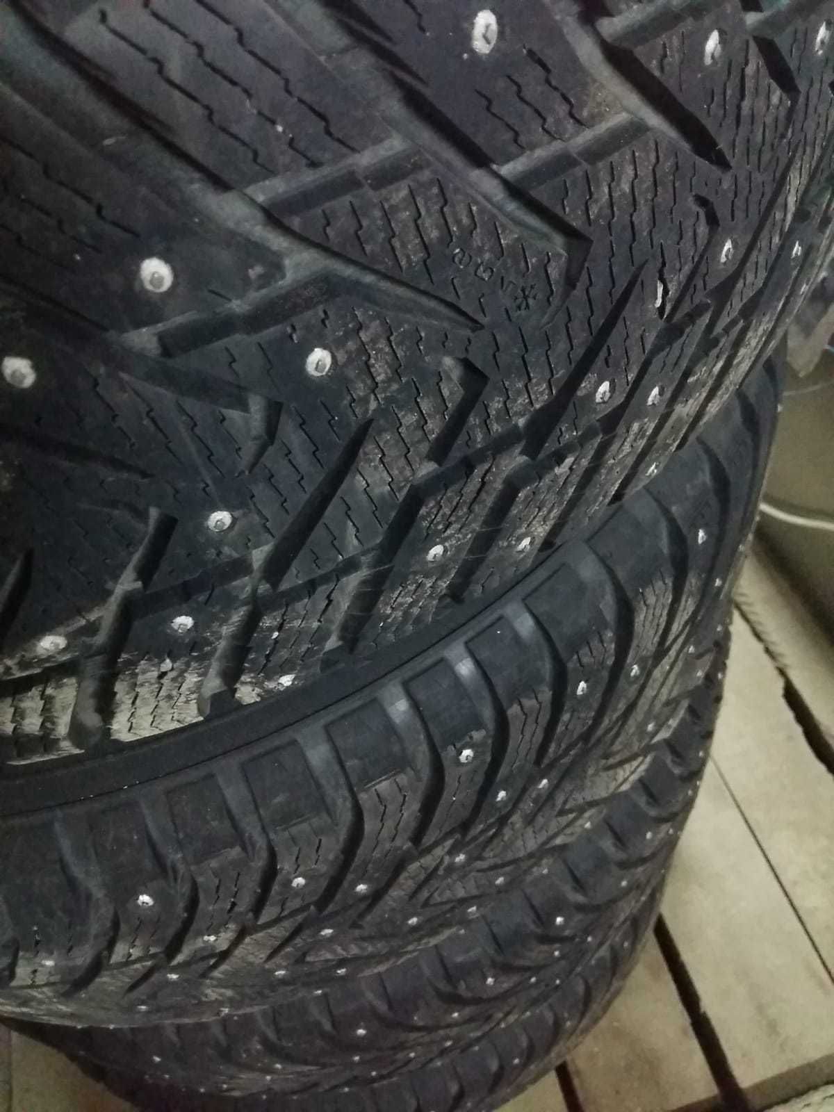 Продам шины с дисками Nokian Hakkapeliitta 8 SUV 285/60 R18