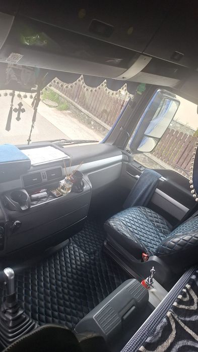 De vanzare Ansamblu Cap Tractor + Semiremorca