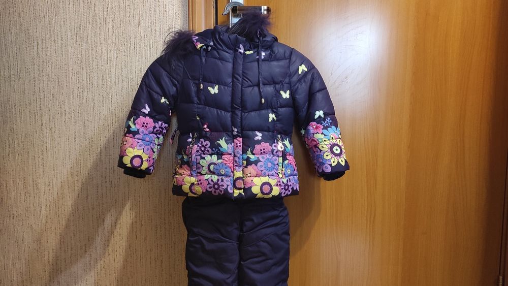 Продам зимний костюм на девочку
