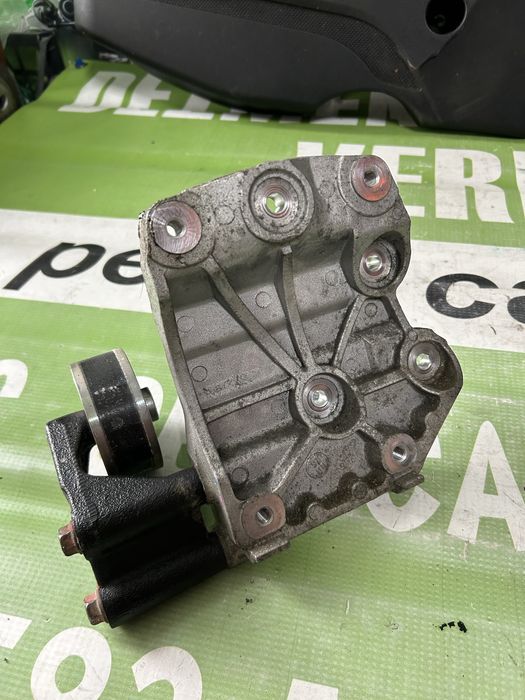 Suport accesorii motor Mitubishi L200 2.4 Di-D 2018