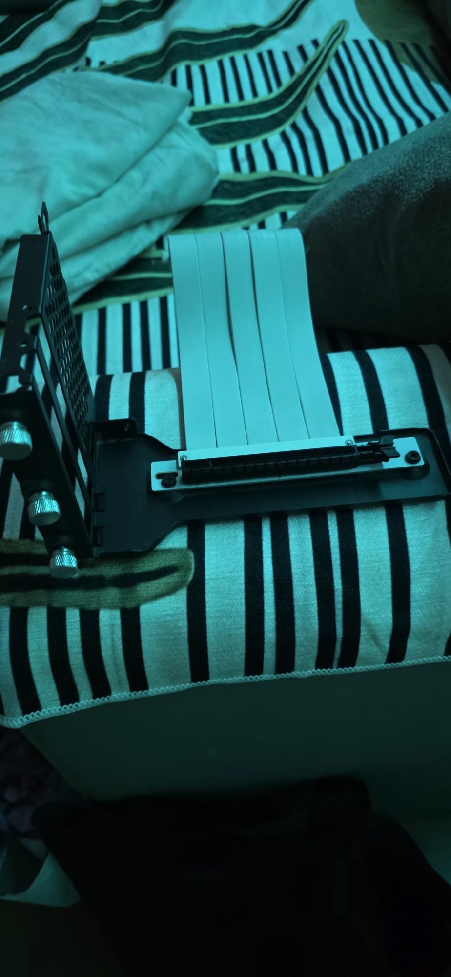 Райзер для вертикальной установки видекарт Phanteks