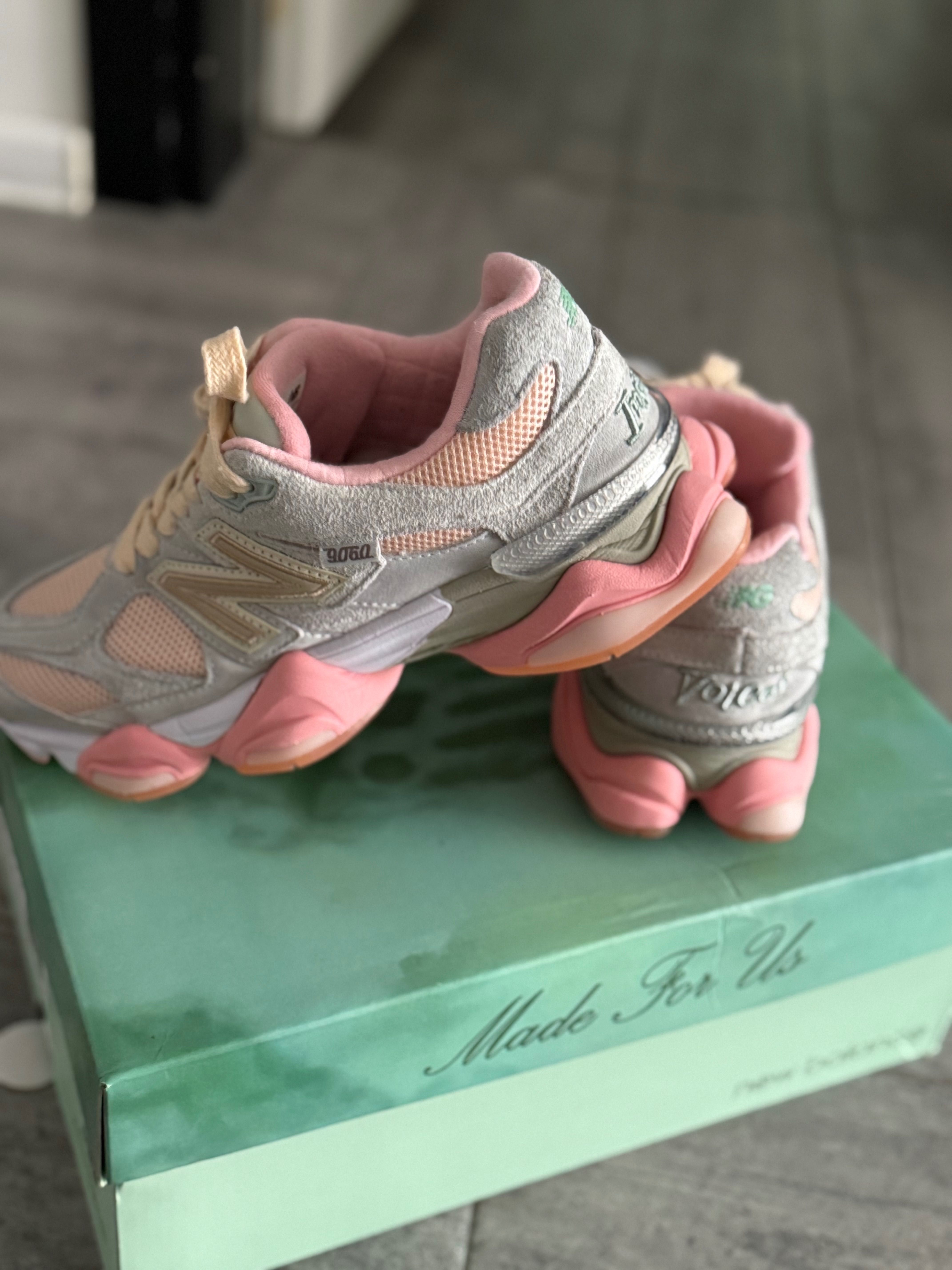 Limited edition  “ Inside voices” New balance 9060