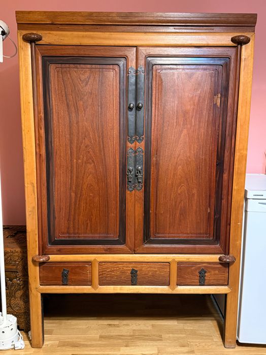 Dulap chinezesc foarte vechi din lemn de trandafir