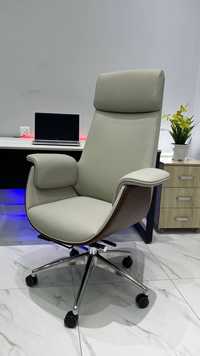 Офисное кресло для руководителя модель Napalyon