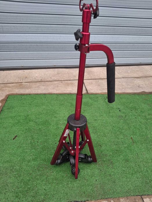 Стойка / статив за системи с колела