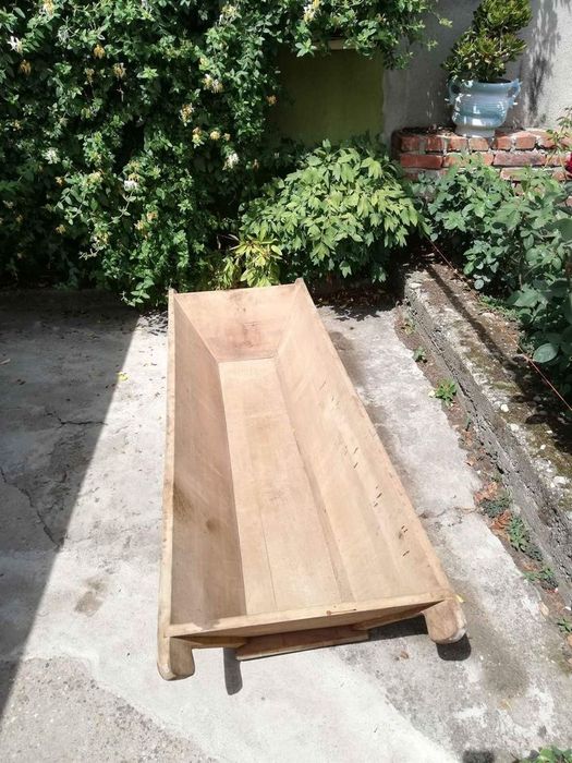 Troacă lemn pentru opărit porci