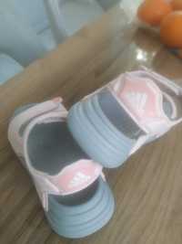 Детски сандалки на ADIDAS за мимиченце