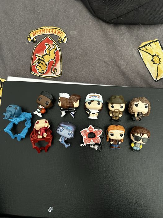 Stranger things kinder joy