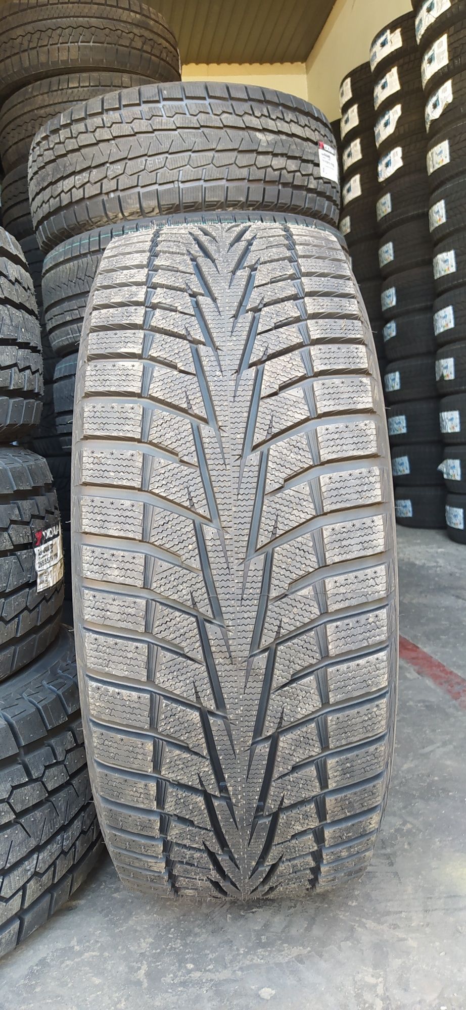 285/60R18 Hankook RW10