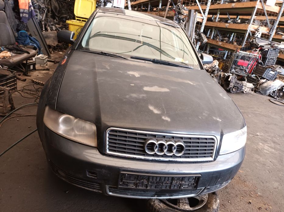Dezmembrari  Audi A4 B6 (8E)  2000  > 2004 1.9 TDI Motorina