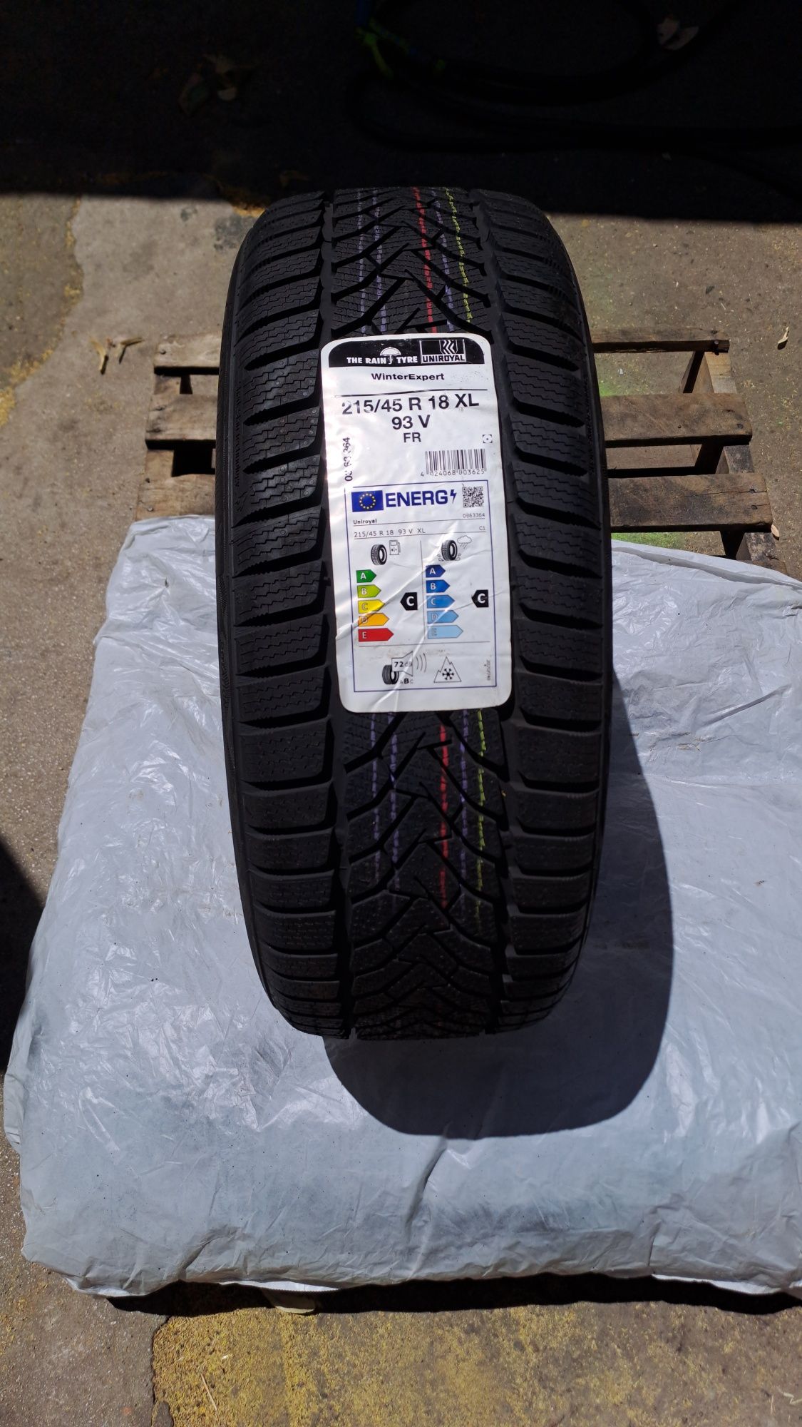 1бр. Нова 215/45/18 Uniroyal Winter Expert