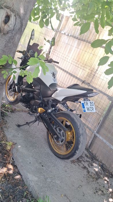 Kawasaki Z750 2012 fara ABS / variante