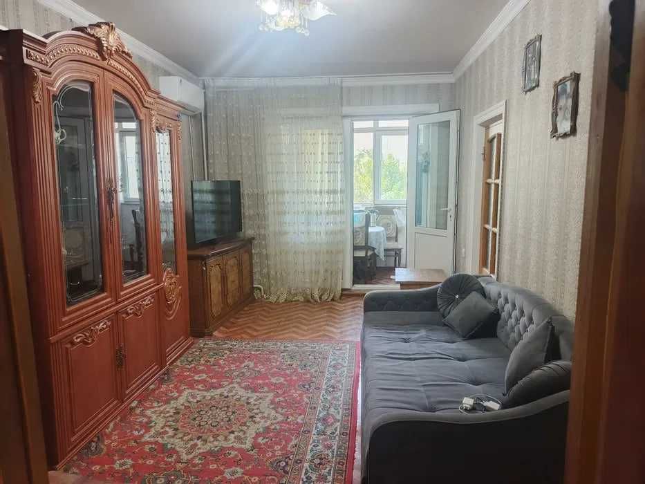 Купить двух комнатную квартиру на Юнусабаде 15 квартал, м Туркистон !