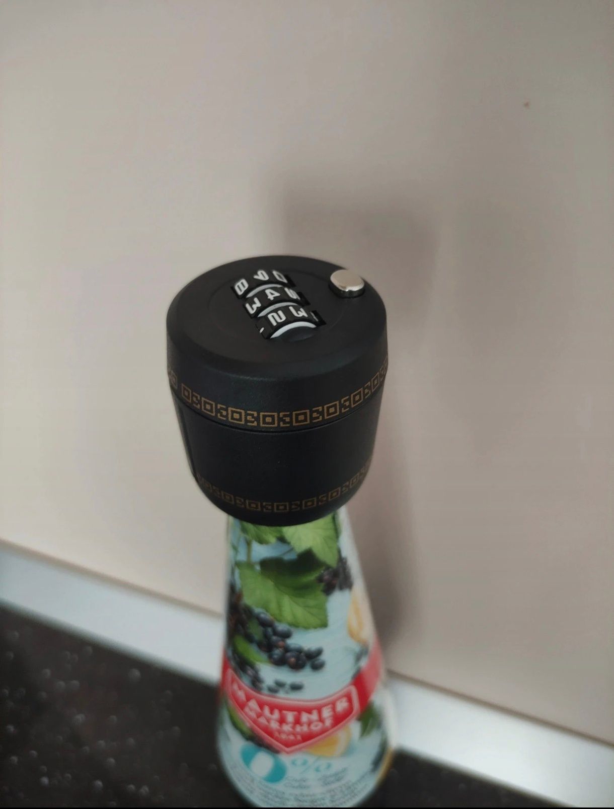 Dop de sticlă cu cifru/ Smart