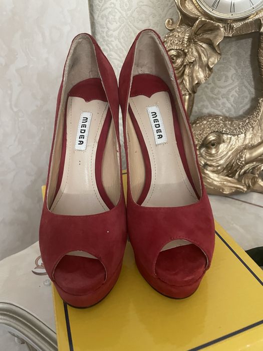 Туфли на высоком каблуке