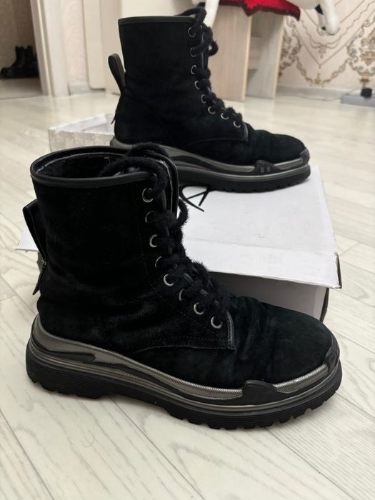 Продам ботинки зимние