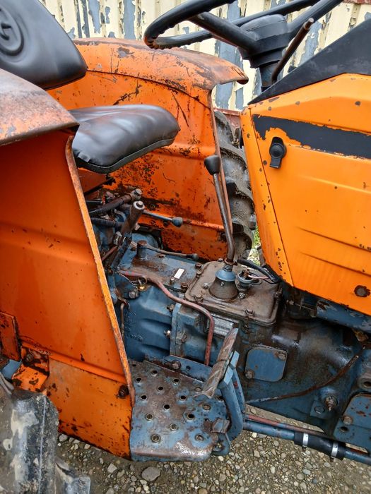 Tractor UTB 445 1990