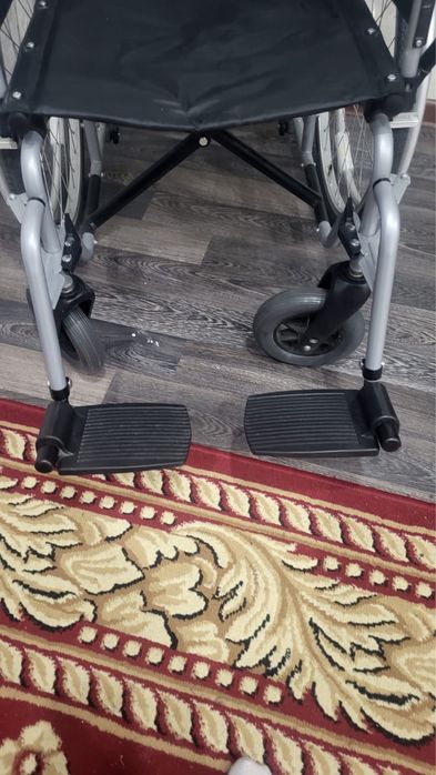 Продам инвалидную коляску