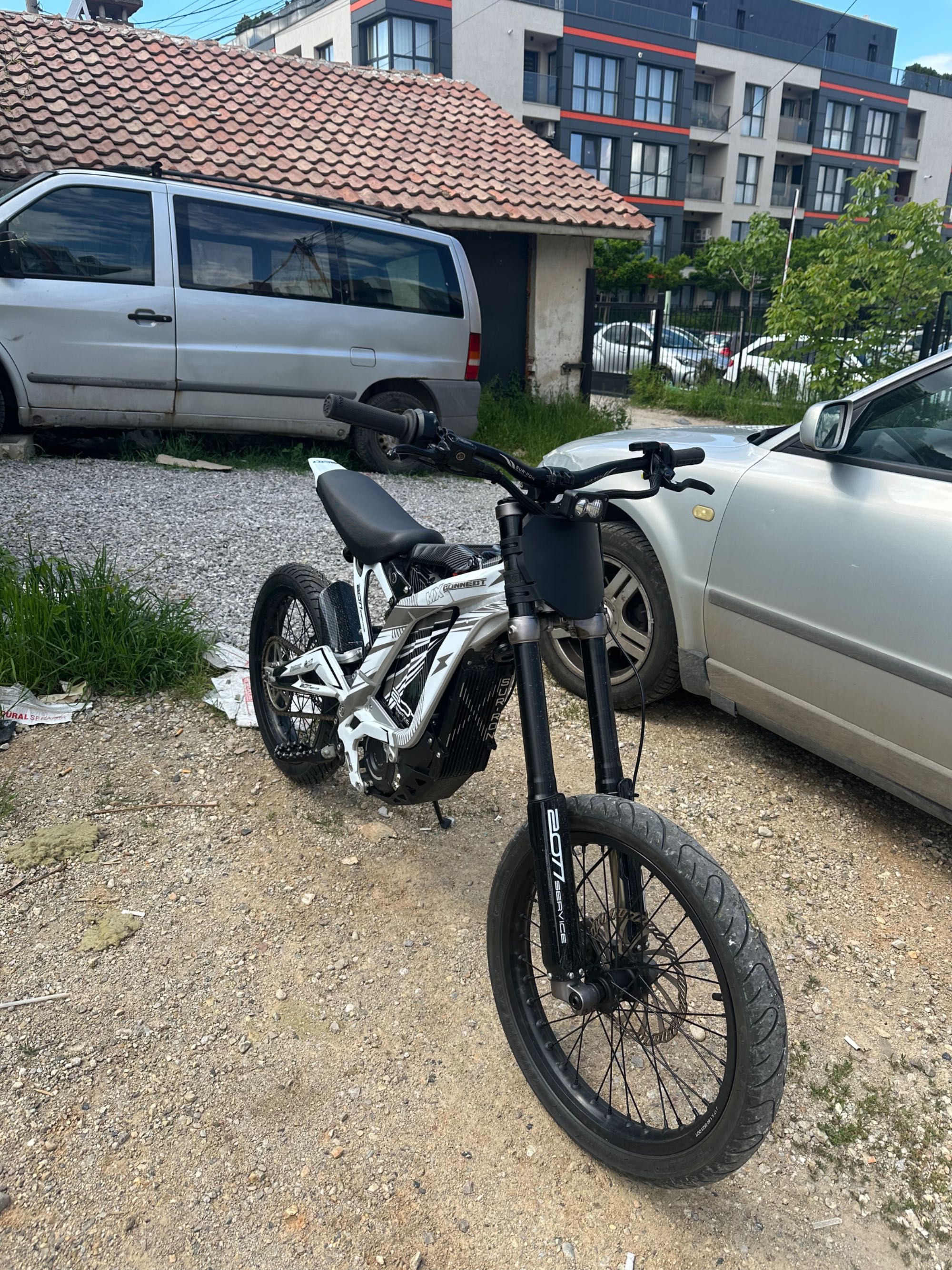 Surron Light Bee X supermoto
