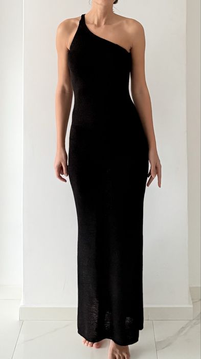 Rochie lunga neagra Stradivarius