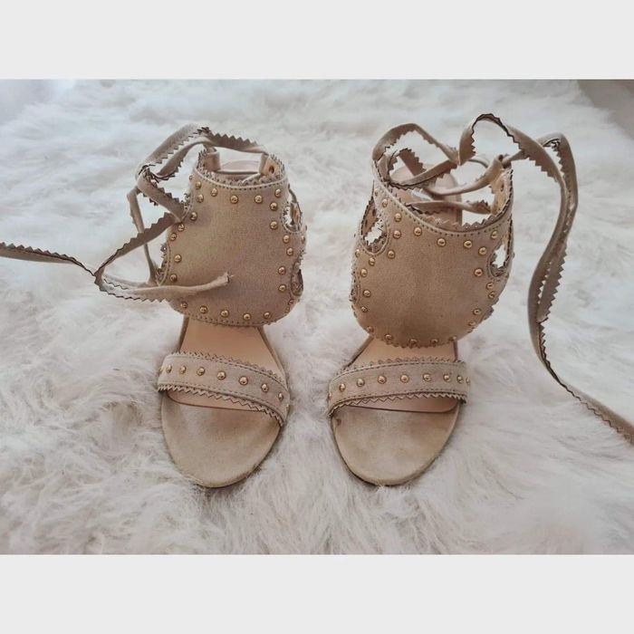 Sandale crem, toc 9 cm