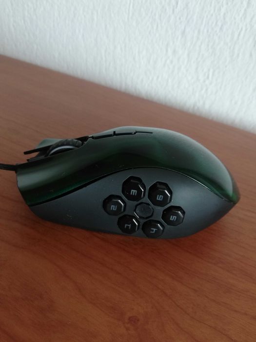 Razer Naga moba/action-rpg gaming mouse