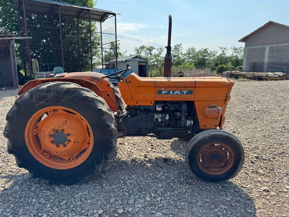Tractoras Italia Tractor Fiat 450 3 cilindri 45CP Fiat 250 recent adus