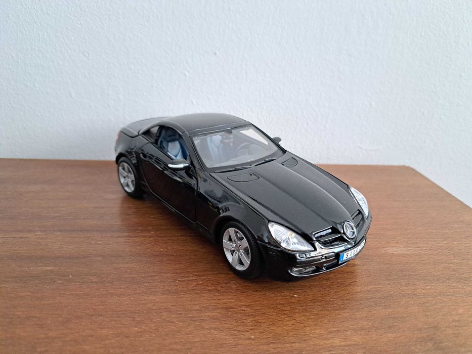 Machete Mercedes la scara 1:18 Anson, Maisto