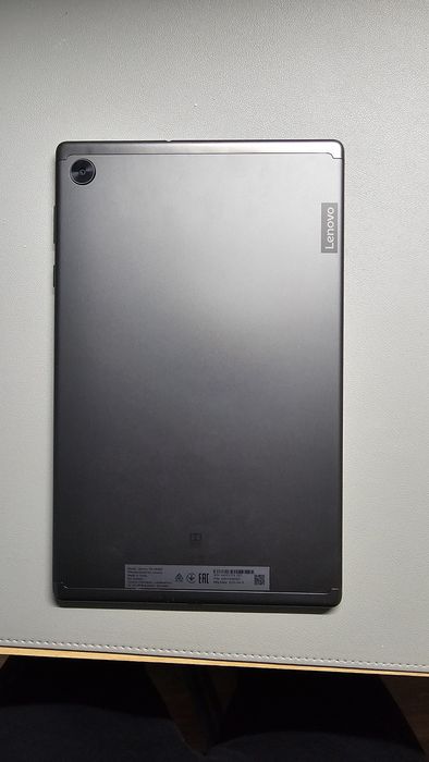 Tableta Lenovo Tab M10 FHD plus.