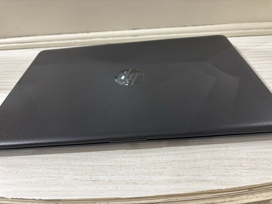 Laptop HP 15-dw2014nq, impecabil