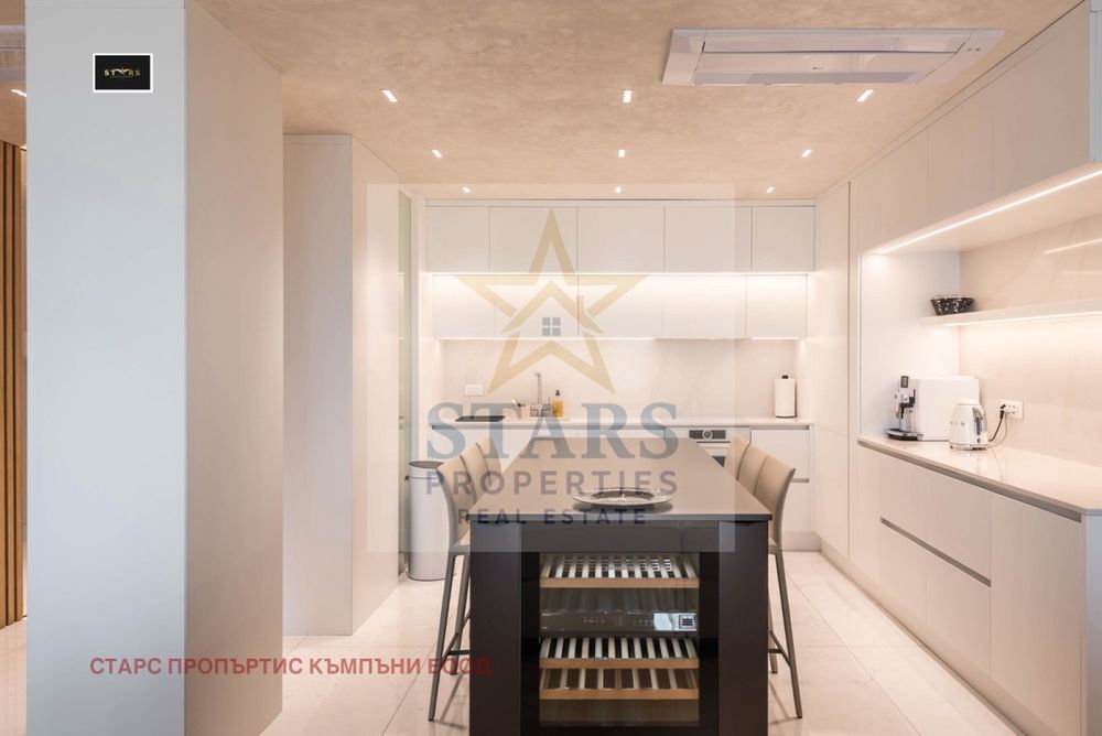 Продажба 3-стаен гр. Варна - к.к. Св.Св. Константин и Елена 138m²