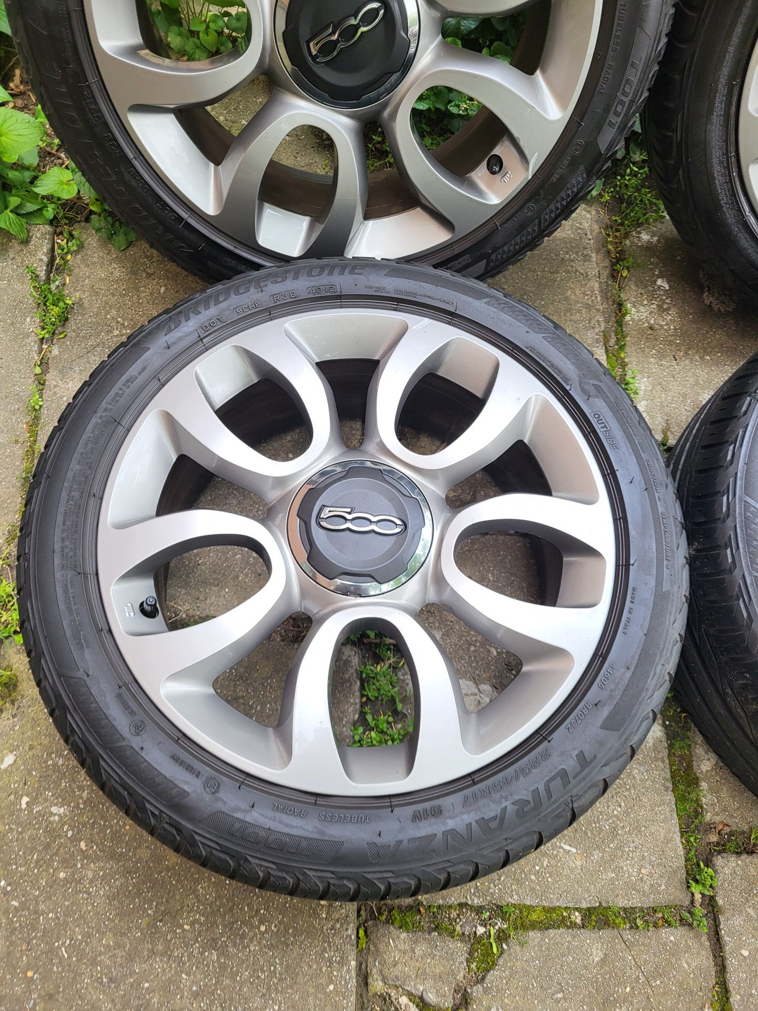 Джанти 17ки 5х98 за Fiat 500L с гуми Bridgestone