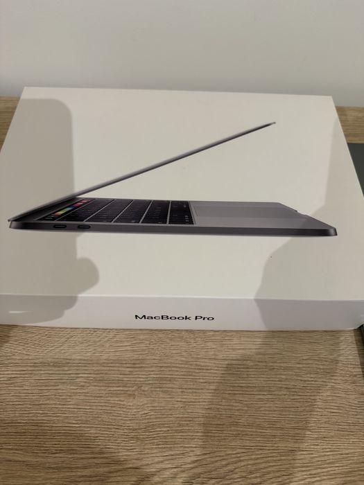 Apple MacBook Pro 13’ 2019 Touchbar i5 impecabil