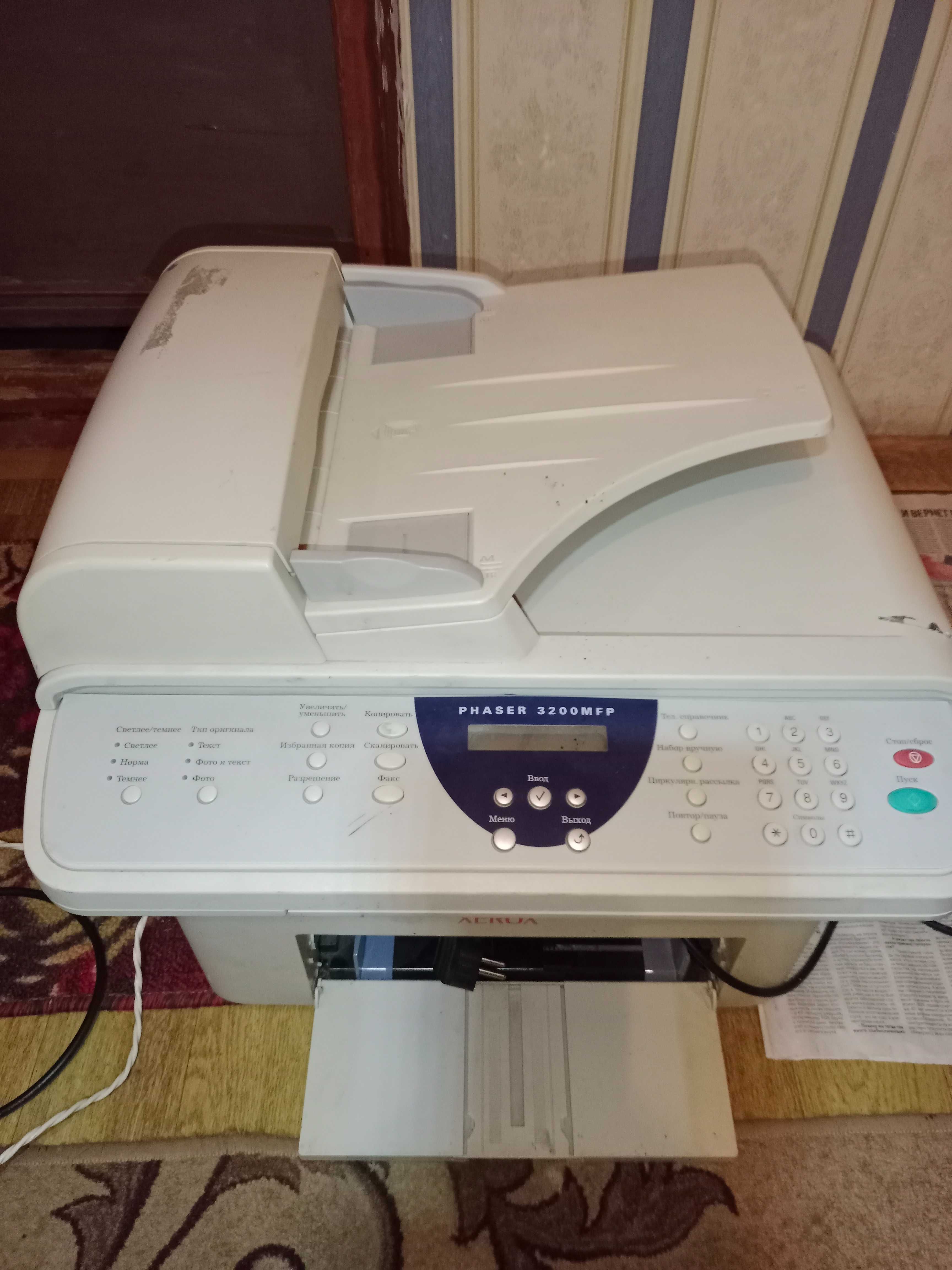 Продам Xerox Phaser 3200MFP не включаеться на запчасти