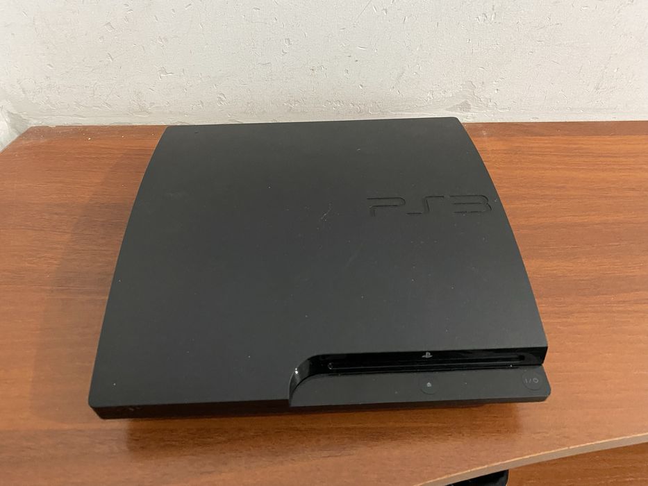 Продам Sony PlayStation 3 slim.