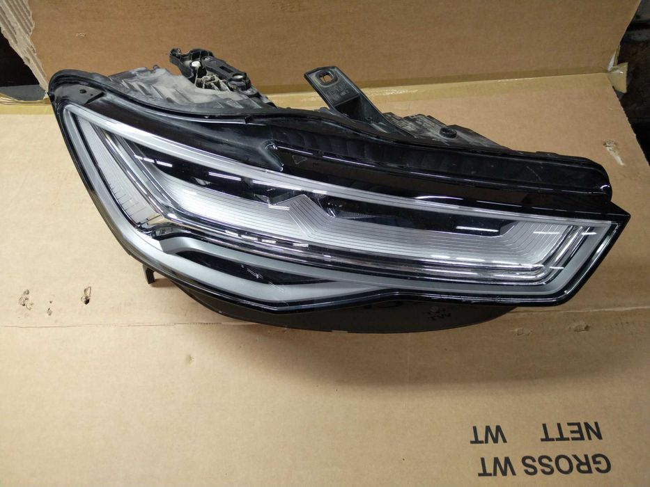 Фар десен за Audi A6 4G Facelift C7 LED