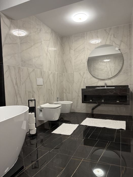 Cladire de vanzare 543 mp (casa + spatiu comercial) Bd Primaverii