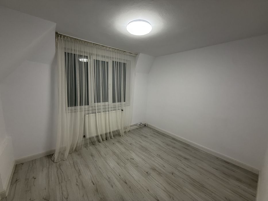 Dau in chirie apartament 3 camere, Calea Aradului