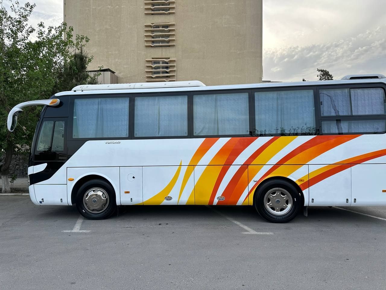 Услуги Автобусов и  микроавтобусы на заказ