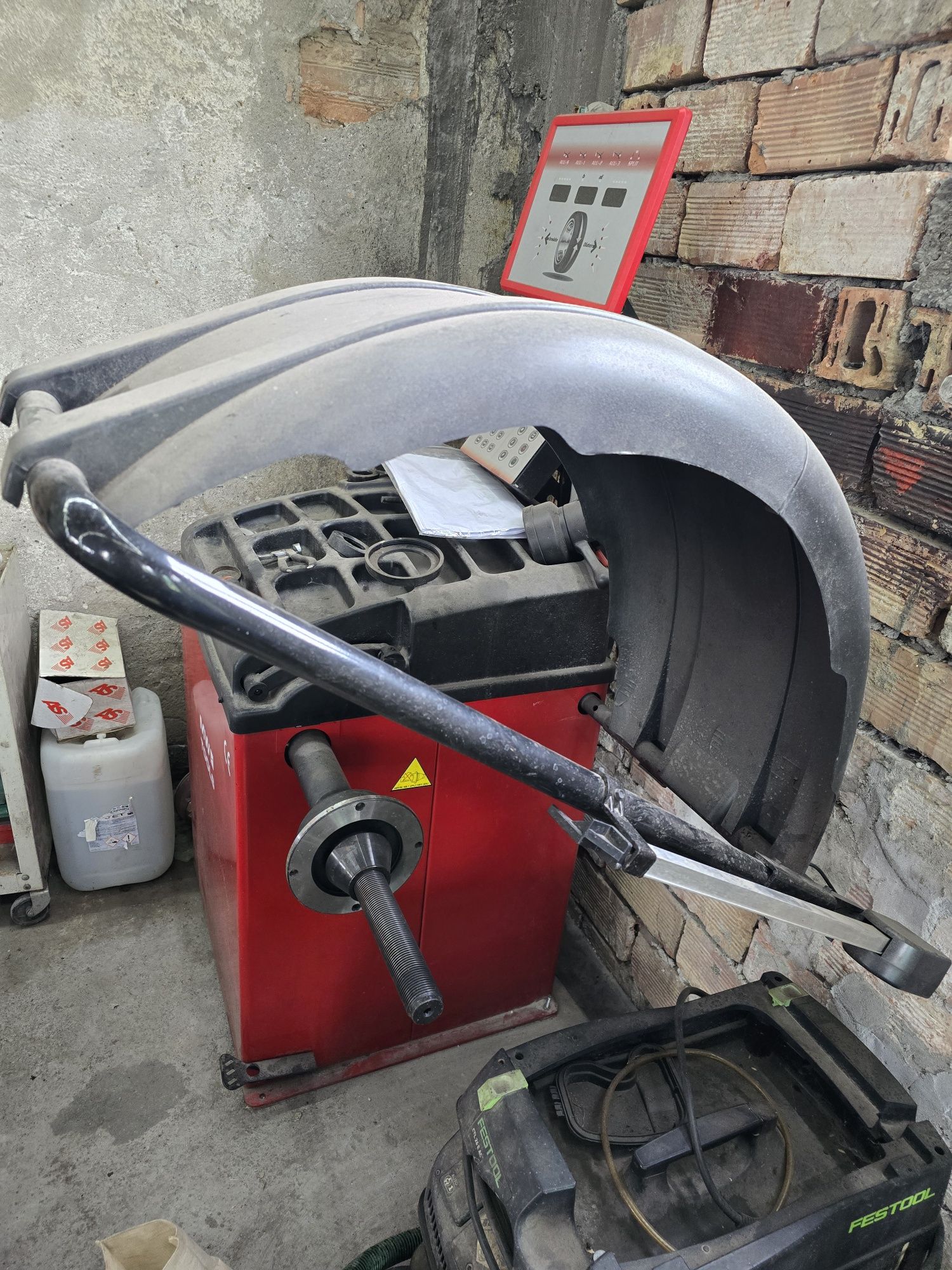 Автоматична баланс машина за гуми (220 V, 24")